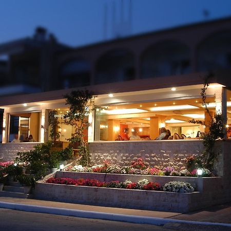 Xenios Loutra Village Beach Hotel อาเกีย ปาราสเควิ ภายนอก รูปภาพ