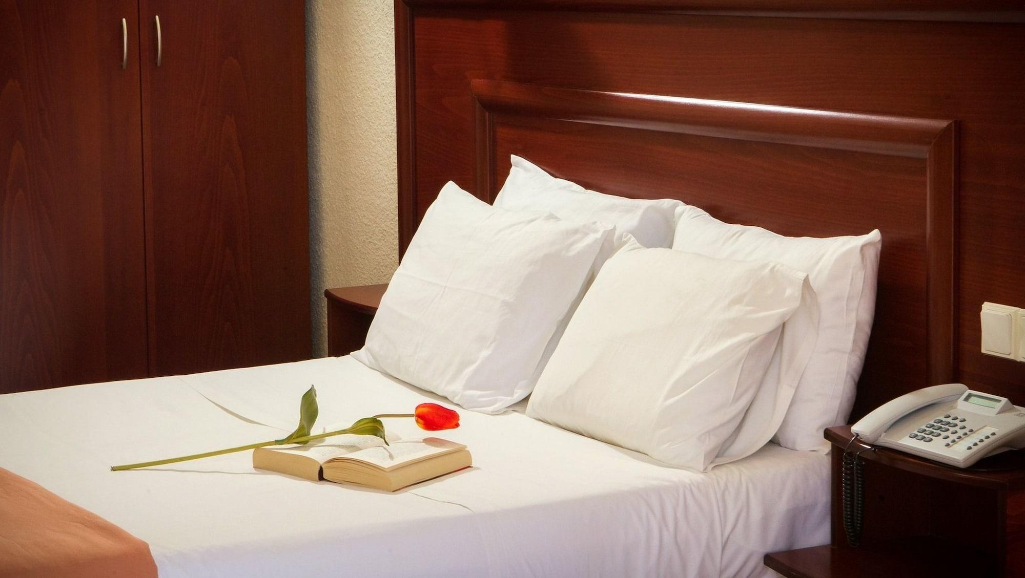 Xenios Loutra Village Beach Hotel อาเกีย ปาราสเควิ ภายนอก รูปภาพ