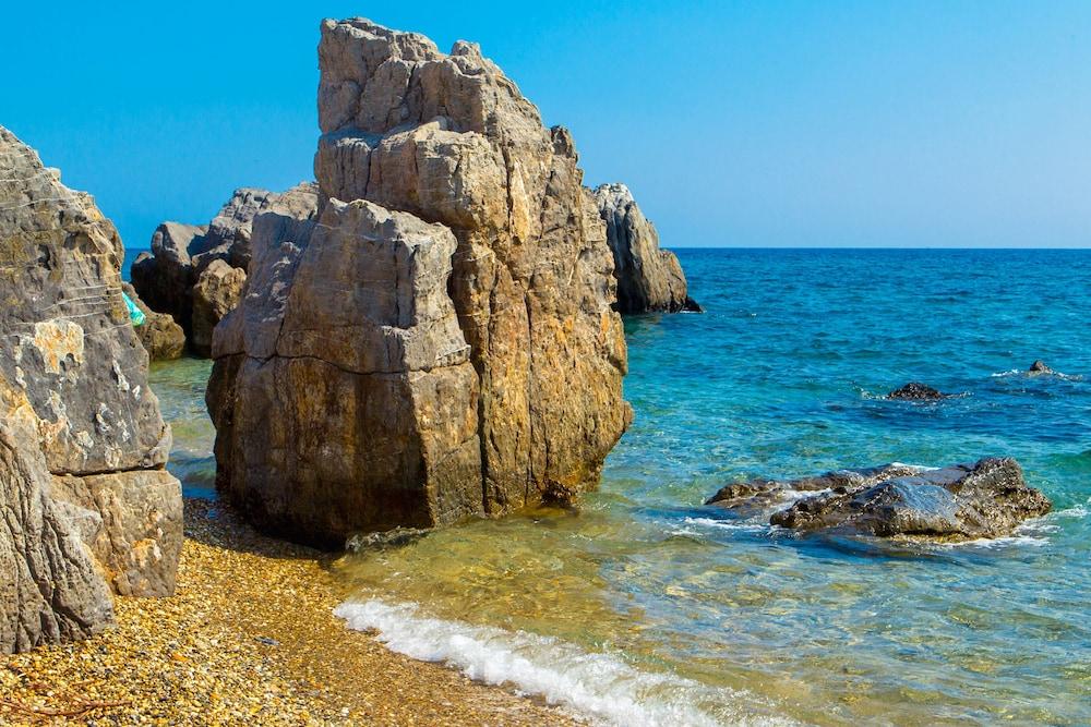 Xenios Loutra Village Beach Hotel อาเกีย ปาราสเควิ ภายนอก รูปภาพ